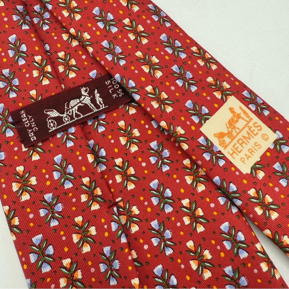 Hermes 7798 FA‎ Cherry Red Pasel Floral Bunches 100% Silk Tie Made in France - Picture 2 of 5